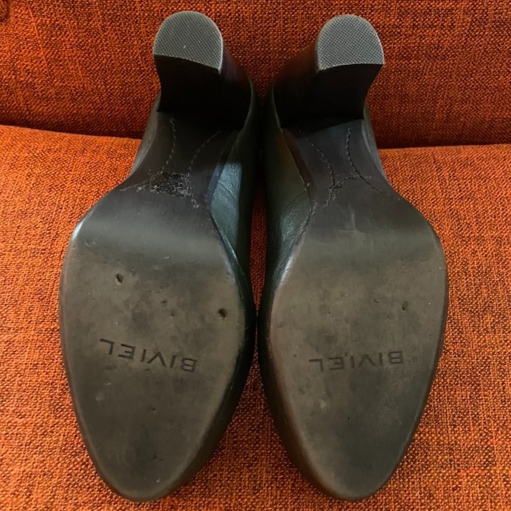 Biviel Green Leather T-strap Heels - Size 37 - Picture 9 of 10